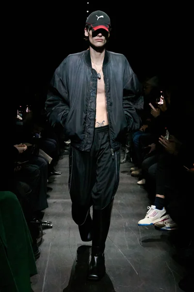 Look 48